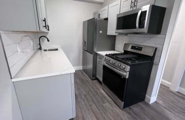 628 East 6th St. photos photos