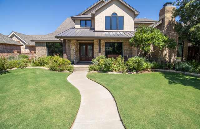 306 N 10th Street - 306 North 10th Street, Wolfforth, TX 79382