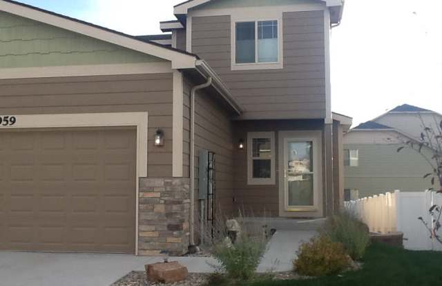 3 BEDROOM, 2.5 BATHROOM SADDLE RIDGE TWINHOME photos photos