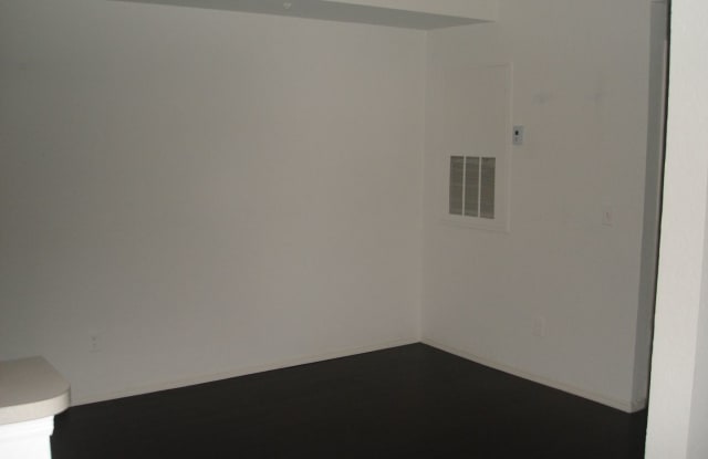 443 Jordan Stuart Cir Apt 107 Gallery 4