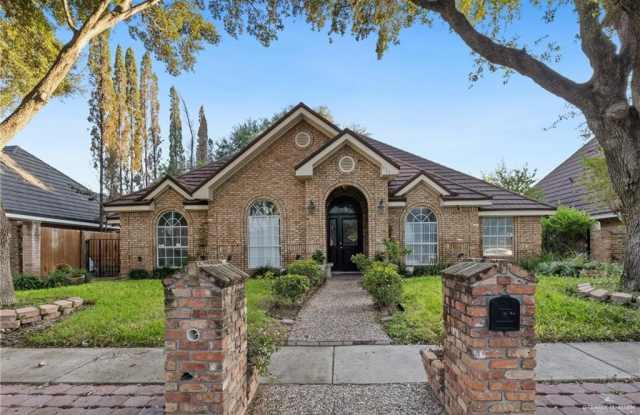 317 Bluebird Avenue - 317 Bluebird Avenue, McAllen, TX 78504