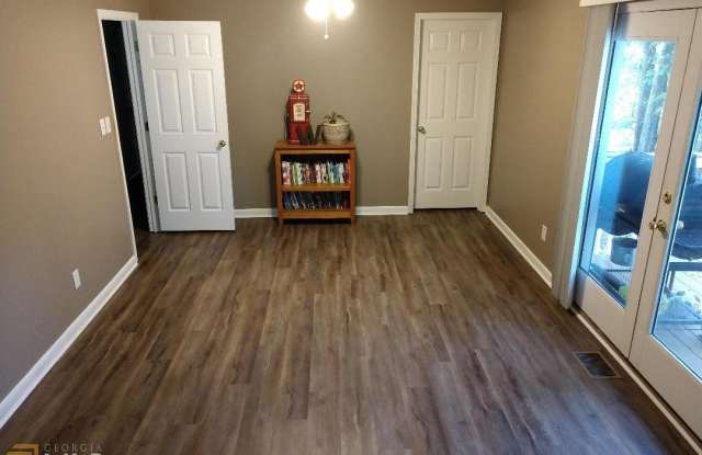 122 Azalea Dr Gallery 2