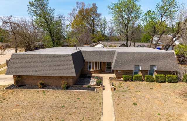 Beautiful 3bed/2.5bath Updated Westside Norman Home Available for Rent! photos photos