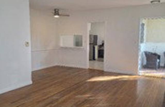 10842 Oregon Avenue Gallery 4