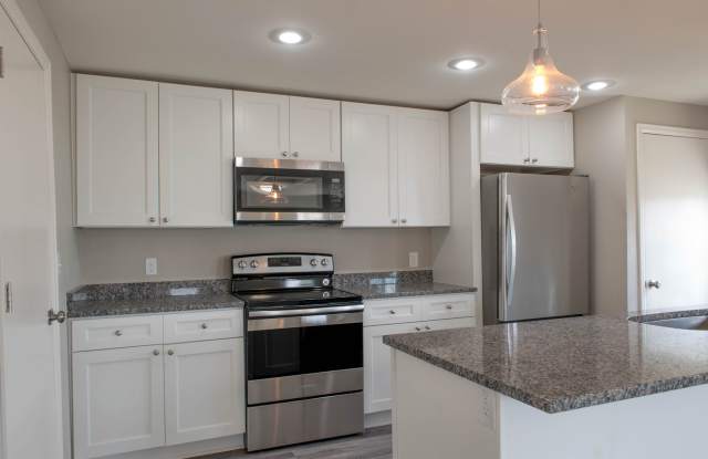 Remodeled house, yard, Granite, Stainless Steel appliances - 307 North 10th Avenue, Sterling, CO 80751