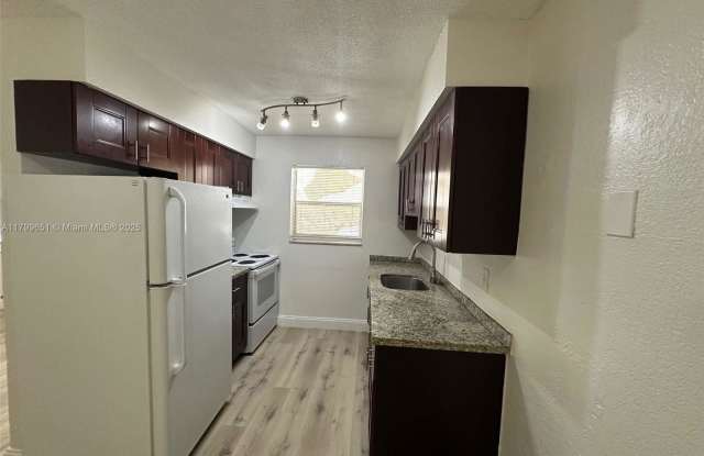 1105 Northeast 5th Terrace photos photos