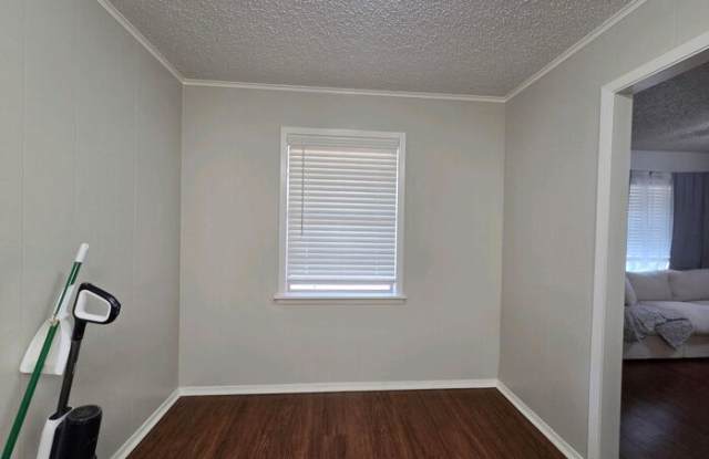 110 Texas Avenue Gallery 4