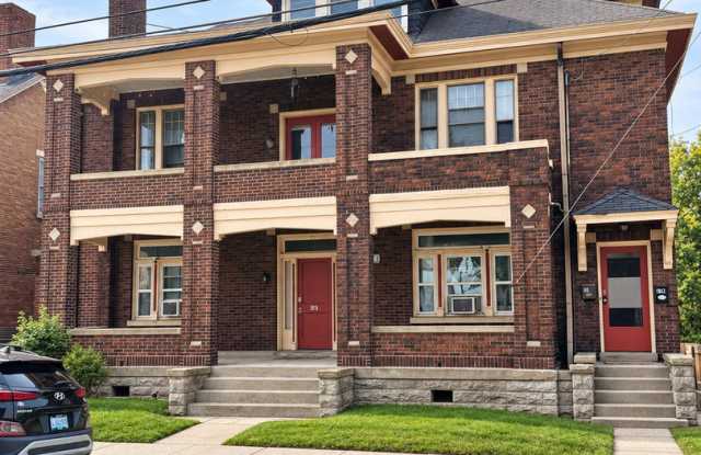 3 Bed/1 Bath on McMillan Directly Across From UC Main Campus Only $795/pp ($2385/mo) Gallery 1