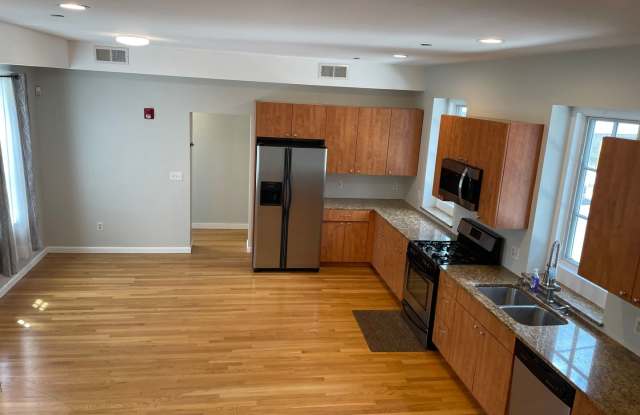 Newly Renovated Townhouse Style Condo for Rent in Providence! Gallery 1