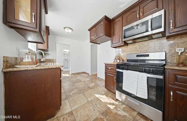 38808 E Carolside Avenue Gallery 1