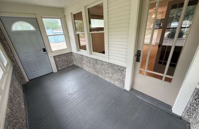 Charming 2-Bedroom Home with Spacious Backyard and 2-Car Garage Gallery 4
