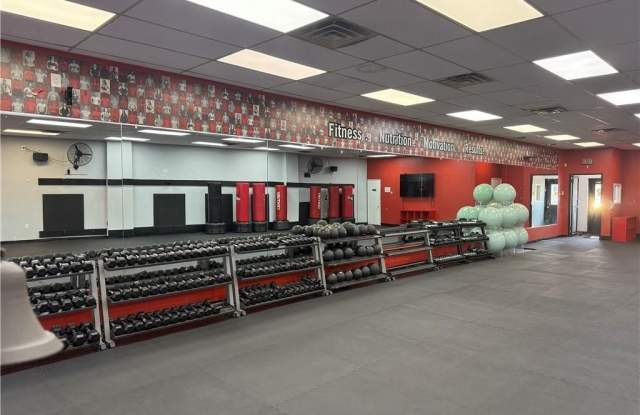 1300 Hylan Boulevard photos photos
