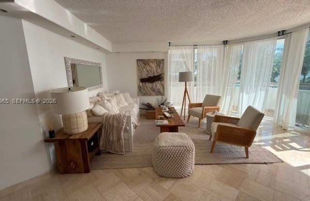 15645 Collins Ave Gallery 4