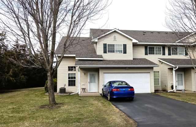 Nice 2 Bedroom 1.5 Bathroom Townhome in Hudson photos photos