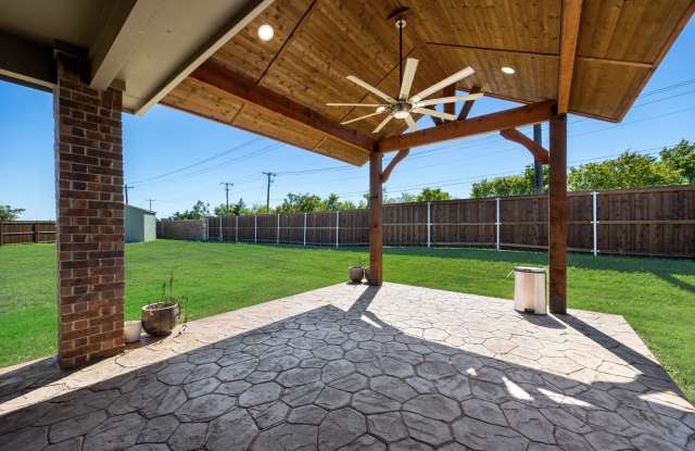 1701 Elm Fork Bend Gallery 2