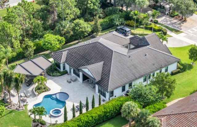 19240 SE Hidden Bridge Court photos photos