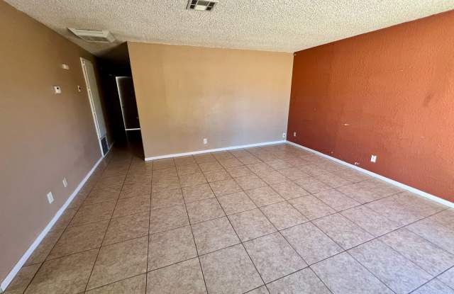 Nice 3 Bedroom 2 Bath Gallery 4