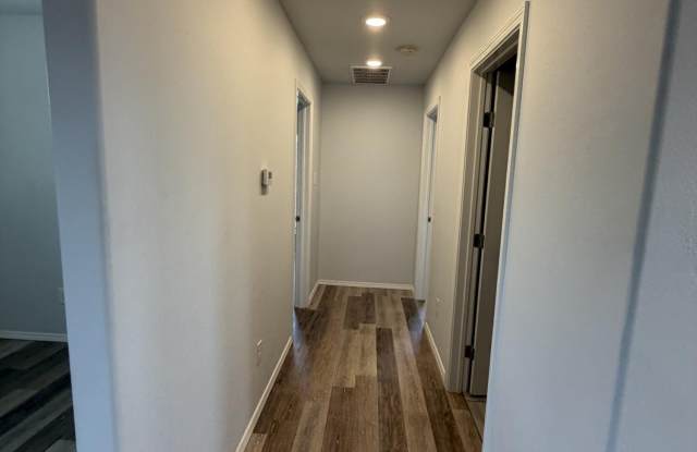 8409 10th Place Gallery 4