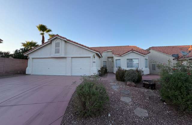 Spacious 3 Bedroom Home with Upgraded Garage & Private Backyard Gallery 1