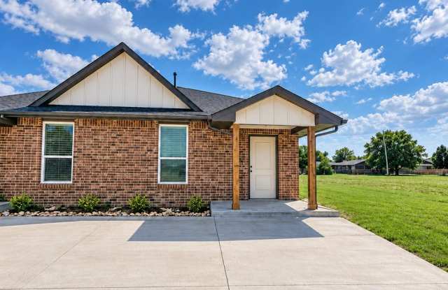 NEWLY CONSTRUCTED 3BR/2BA Duplex Near Quail Springs Mall Gallery 1
