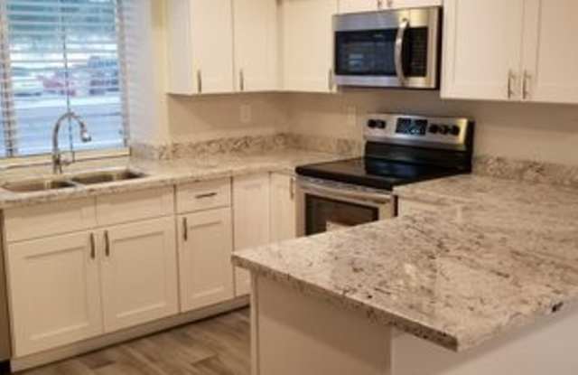8121 W Larkspur Dr Gallery 4