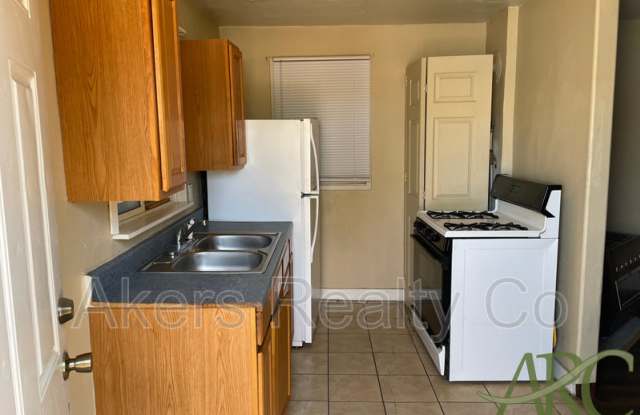 1317 1/2 Spruce St photos photos