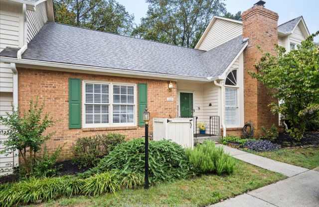 Knoxville 37923 - Available Now - Lovely Condo in Cedar Bluff 3 Bedroom, 3.5 Bath Condo - Contact Ryan Fogarty 865-333-4840 photos photos