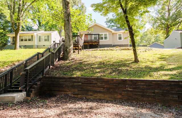 712 Woodlawn Dr - Furnished Rental photos photos