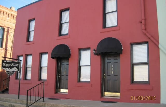 112 E Frank St - 112 E Frank St, Grand Saline, TX 75140