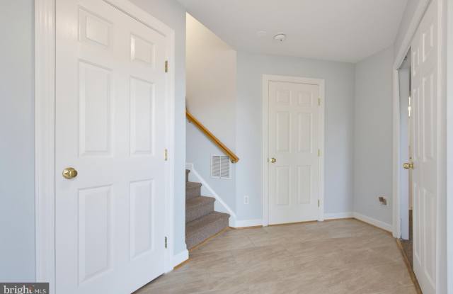 5822 PEARSON Lane Gallery 3