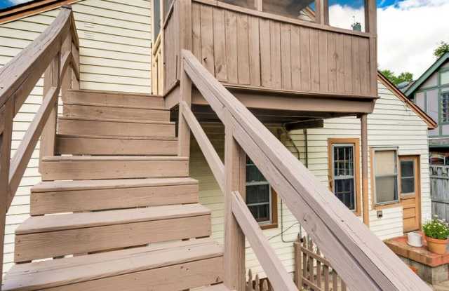 This charming 1920's tudor is walking distance to Martin's BBQ, and to 12 South! Gallery 4