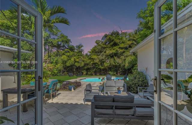 1875 Alamanda Drive Gallery 3