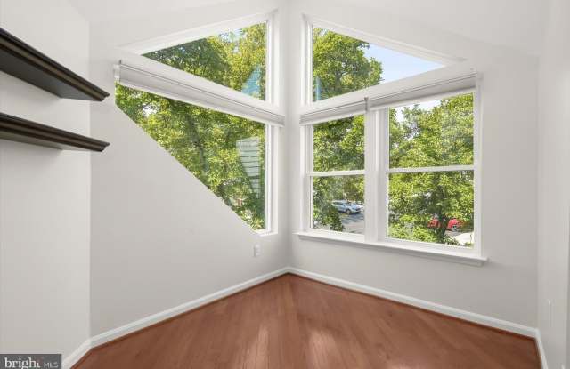 7758 MAYFAIR Circle Gallery 3