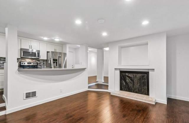 3710 26th PL W B4 Gallery 4