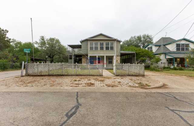 Distinctive Glen Rose Home with Large Rooms, Fenced Yard & Covered Parking photos photos