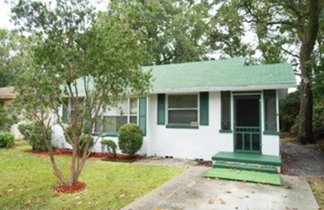 4802 Colonial Ave Gallery 3