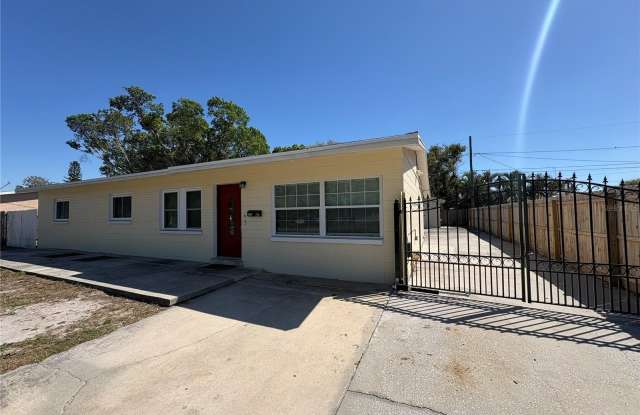 218 LEWIS Boulevard SE photos photos