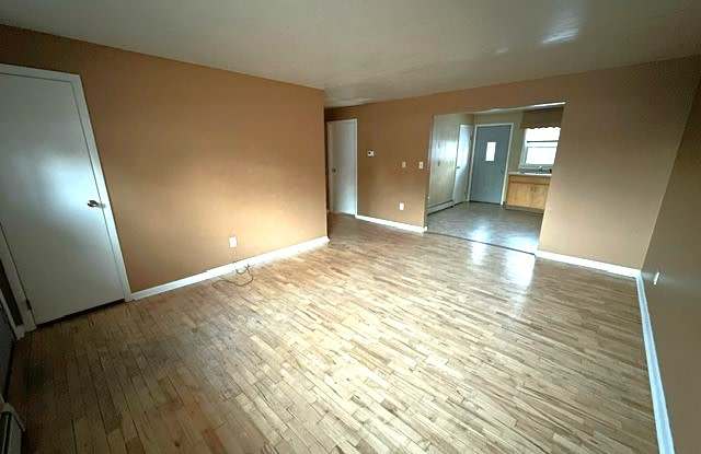 23456 Dogwood Avenue Gallery 2