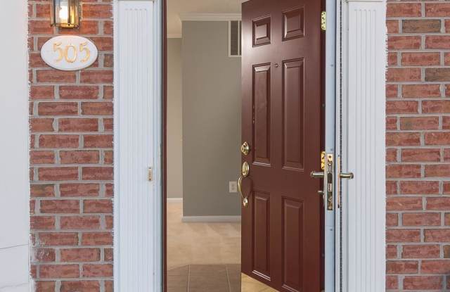 505 GREEN VALLEY COURT Gallery 2