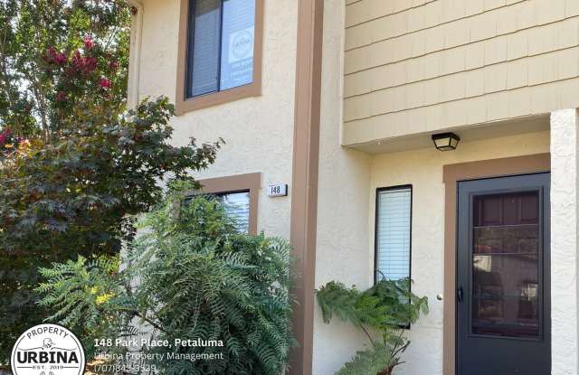 Beautiful  Perfectly Manicured Park Place Townhome photos photos
