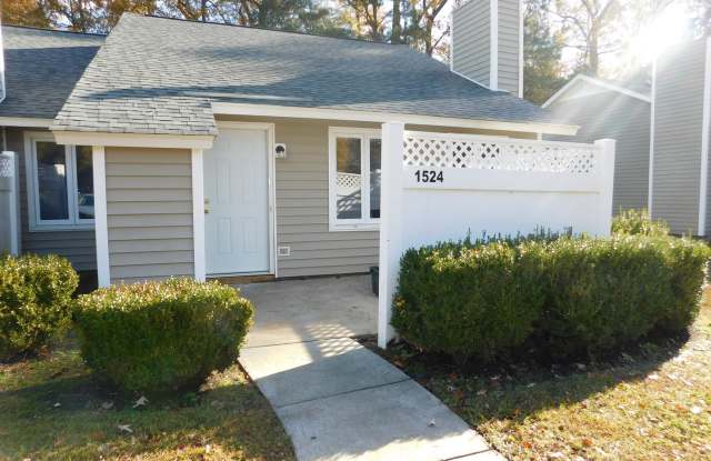 1524 College Way - available now photos photos