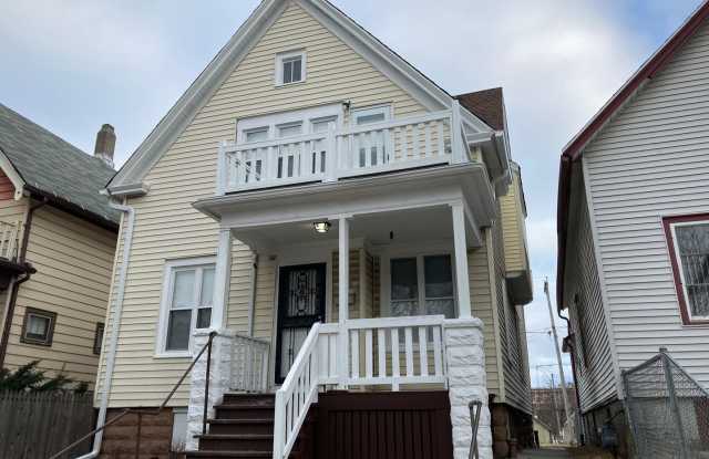 Updated 5BR/2BA East Side Rent To Own Home Gallery 3