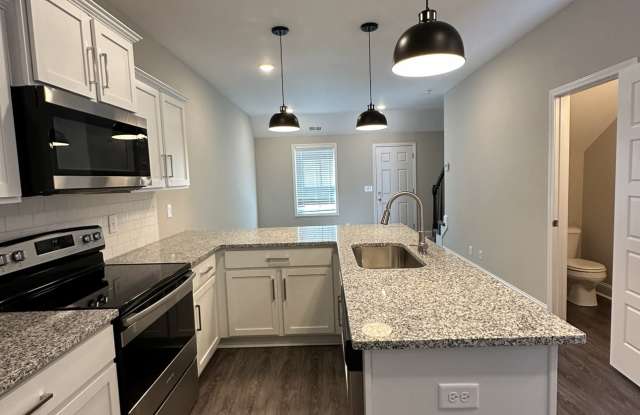 200 Drayton Drive - A Gallery 3