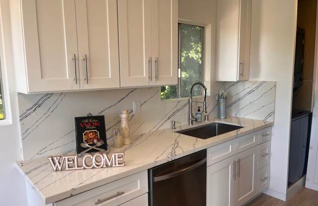 You must see this most amazing Clairemont “penthouse” ever! photos photos