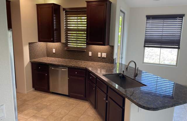 3 Bed 2 Bath with Canyon Views Gallery 3