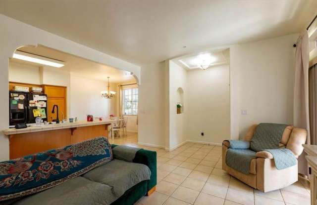 610 Sunrise Drive Gallery 2