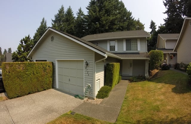 8726 133rd Ave NE - 8726 133rd Avenue Northeast, Redmond, WA 98052