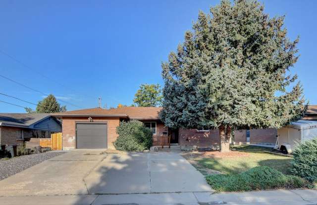 4 bedroom, 2 bath home with 1 car garage in Broomfield photos photos