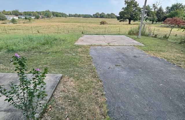 Peaceful Country Living with Modern Comforts! Gallery 4