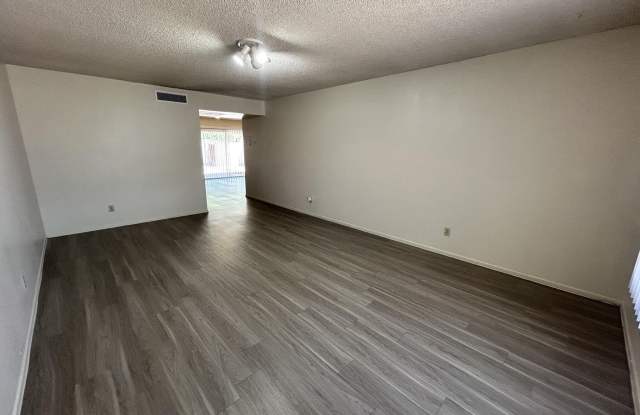 5309 S RIVER Drive Gallery 4
